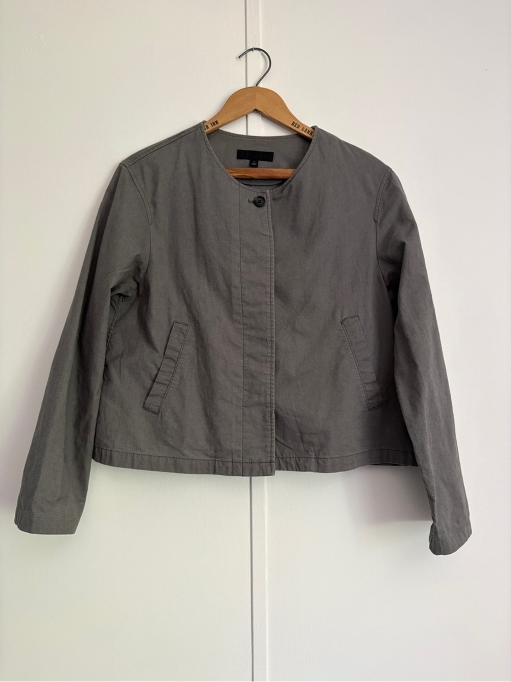 Uniqlo Everyday Gray Linen Utility Jacket with Clean Crew Neck S